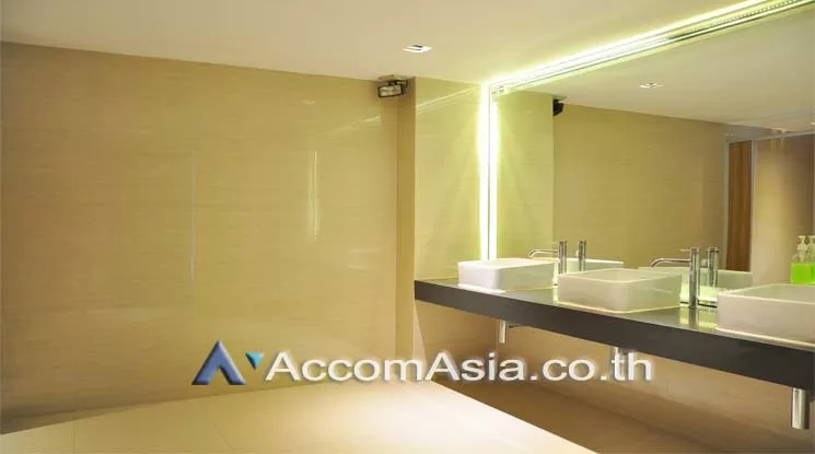 6  Office Space For Rent in Silom ,Bangkok BTS Surasak at Sethiwan Tower AA11757